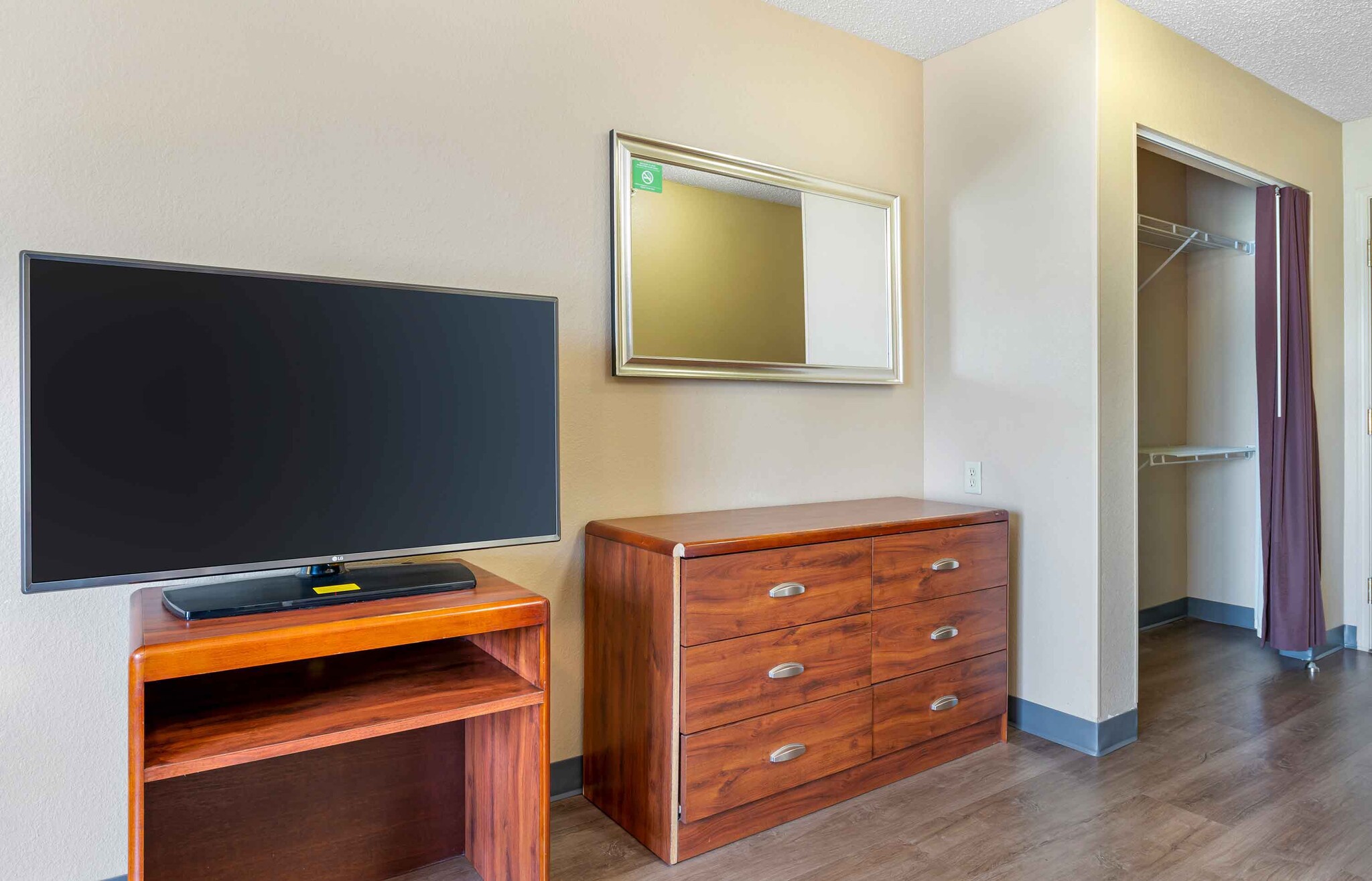 Building Photo - Furnished Studio-South Bend - Mishawaka - ...