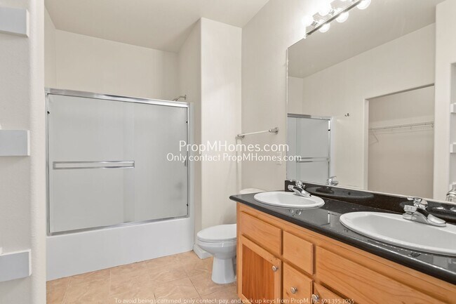 Building Photo - Wonderful Three Bedroom Condo at The Summe...