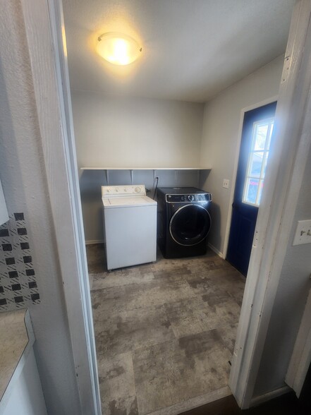 Mud/Laundry Room - 410 N 3rd St