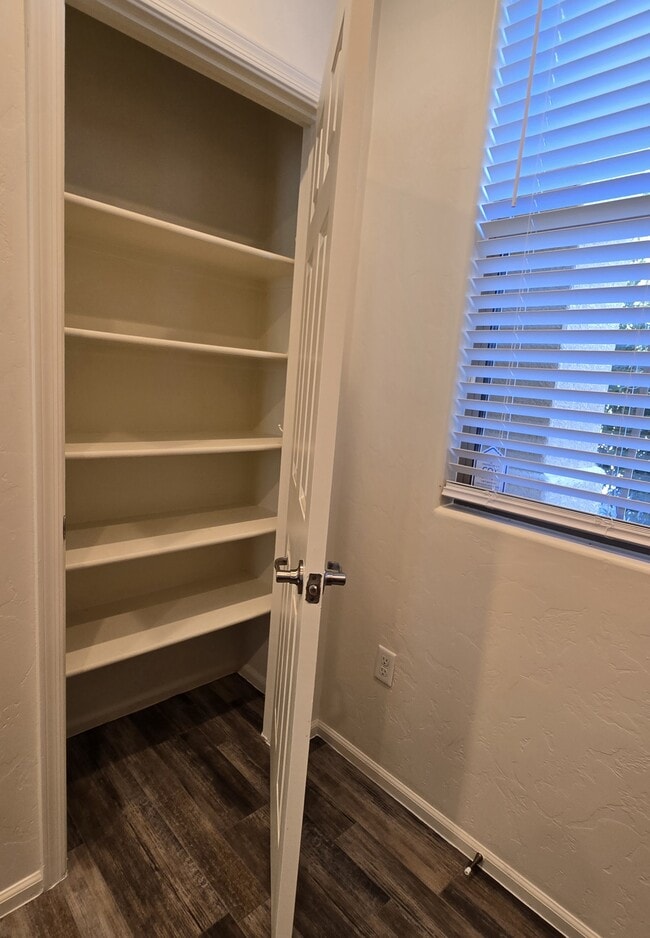 Building Photo - 3303 S Lakeside Ridge Loop