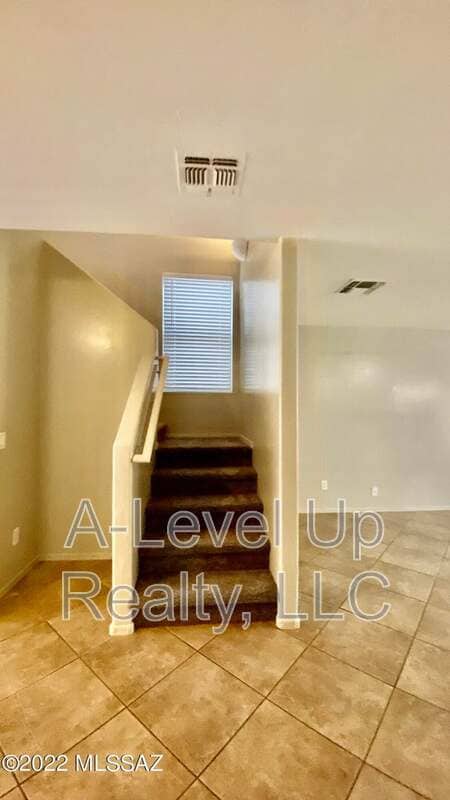 Building Photo - 721 W Flaming Arrow Dr