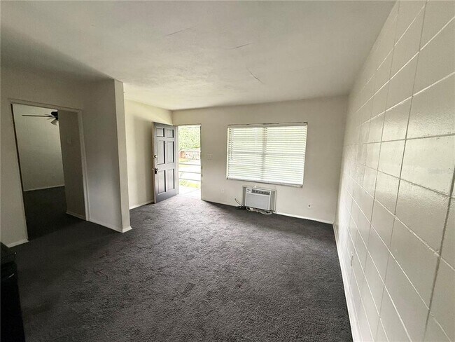 Building Photo - 639 Ramona Ln