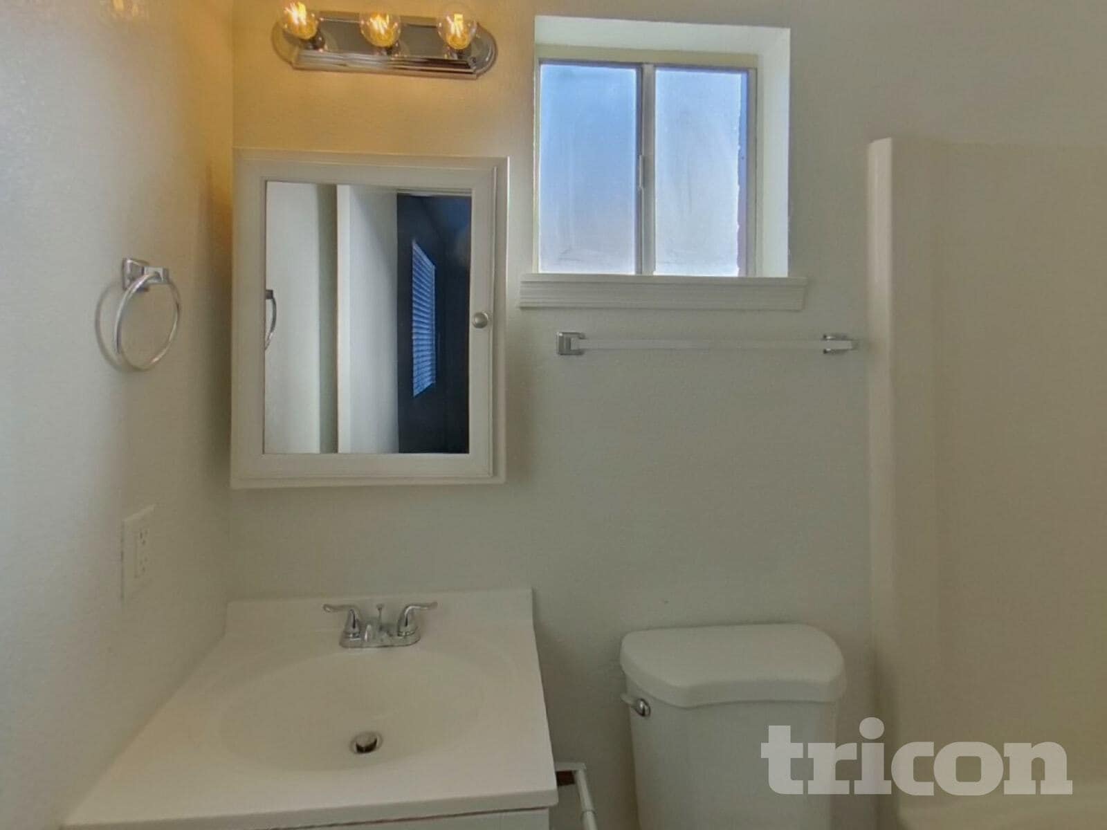 Building Photo - 1013 W Anderson Dr