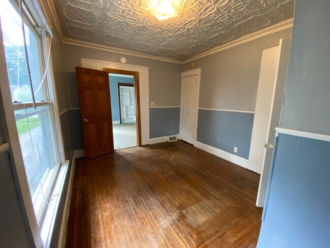 Building Photo - 714 Village