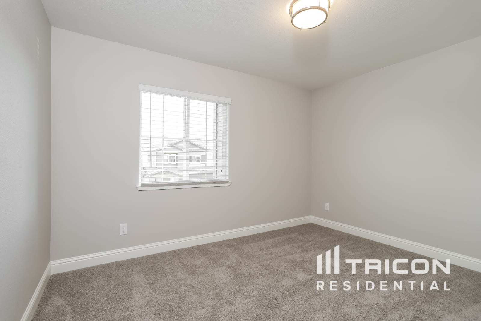 Building Photo - 2043 Comstock Ln