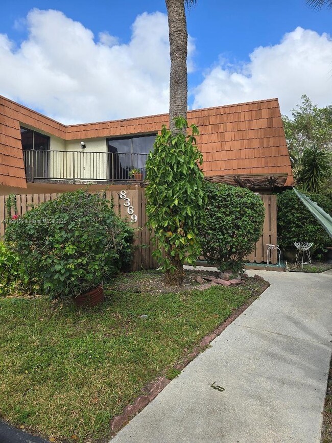 Building Photo - 8369 N Coral Cir