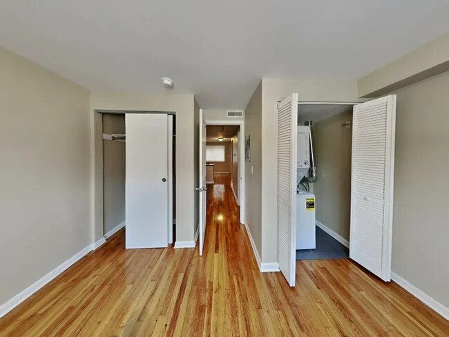 Building Photo - Lantern Square Apartments-B5