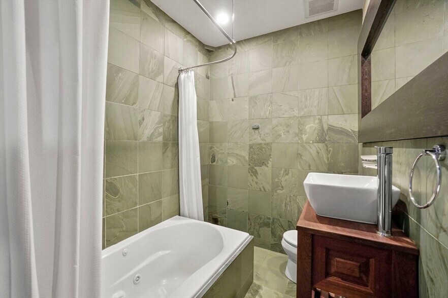 Building Photo - 96 South St