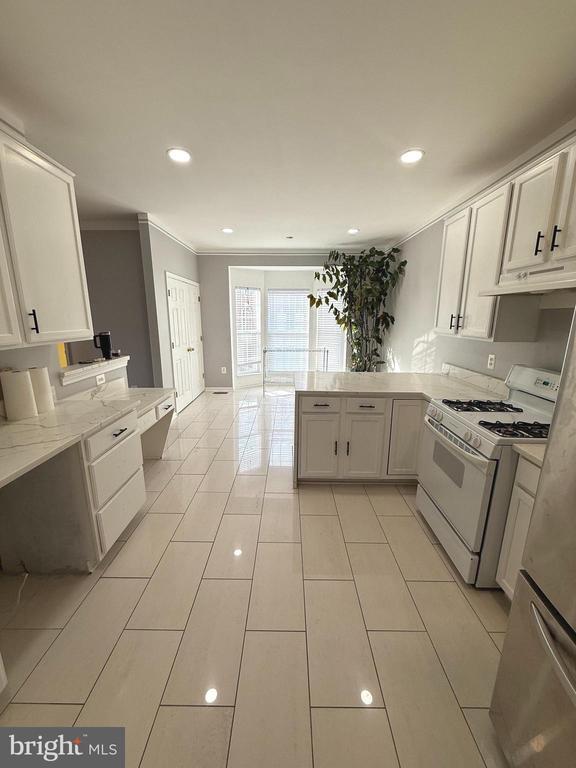 Building Photo - 8362 Millwood Dr