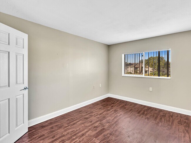 Building Photo - 1163 Lake Terry Dr