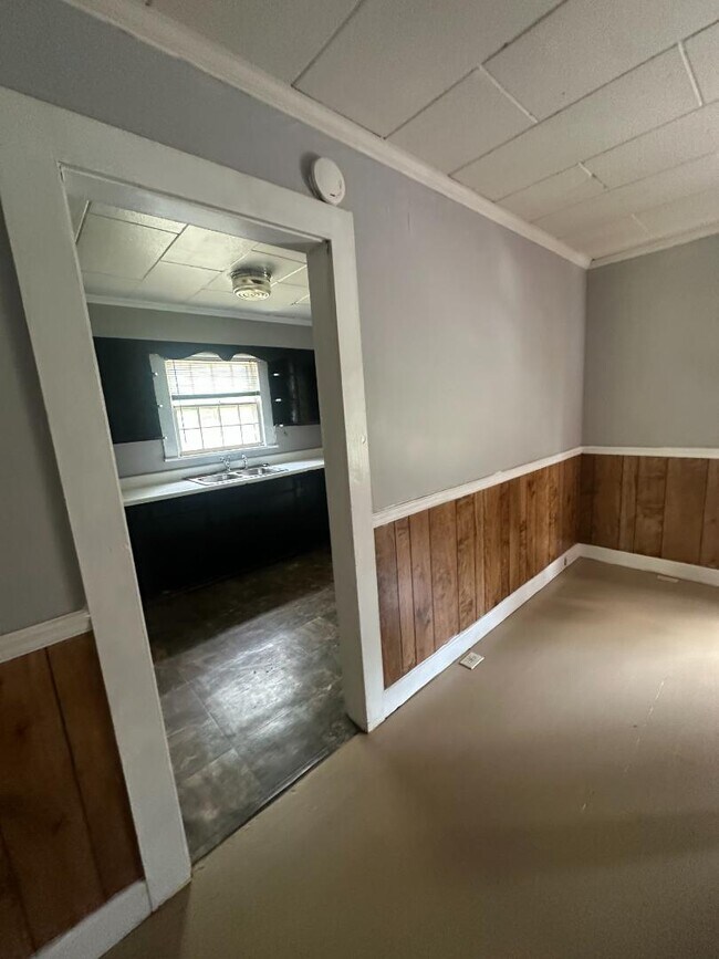 Building Photo - 4370 Mikado Ave