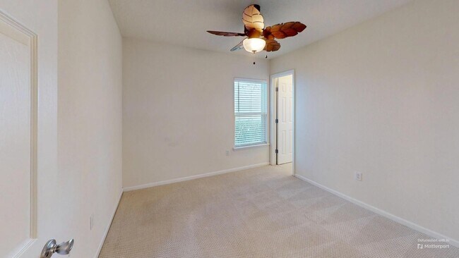 Building Photo - LOCATION! LOCATION! LOCATION!