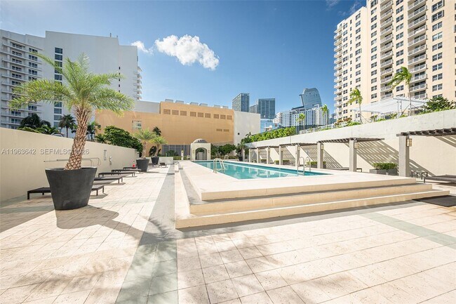 Building Photo - 800 Claughton Island Dr