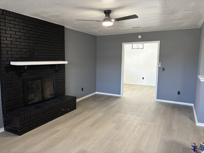 Building Photo - 5800 NW 45th St