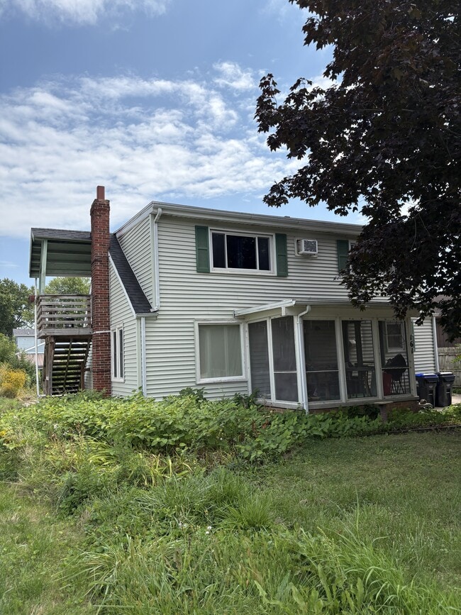 Building Photo - 161 Plummer Ave