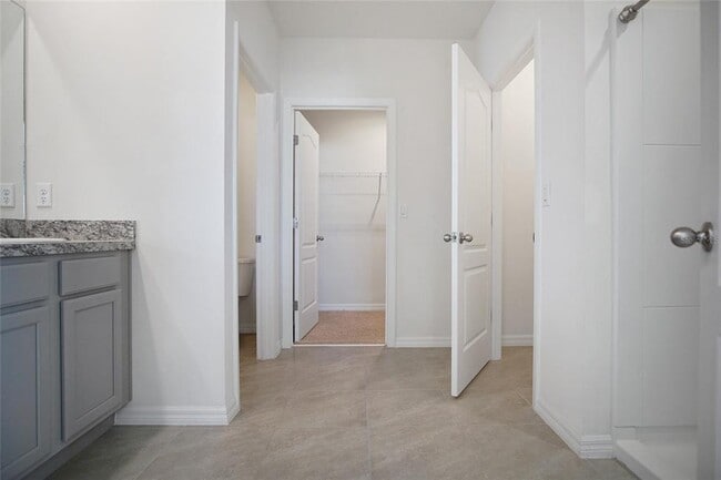 Building Photo - 736 Brooklet Dr