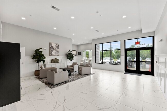 Building Photo - 999 Main St