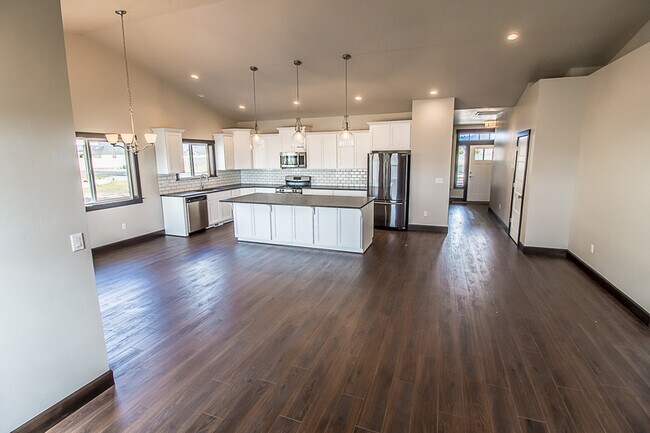 Building Photo - 8013 N Hibiscus Ln