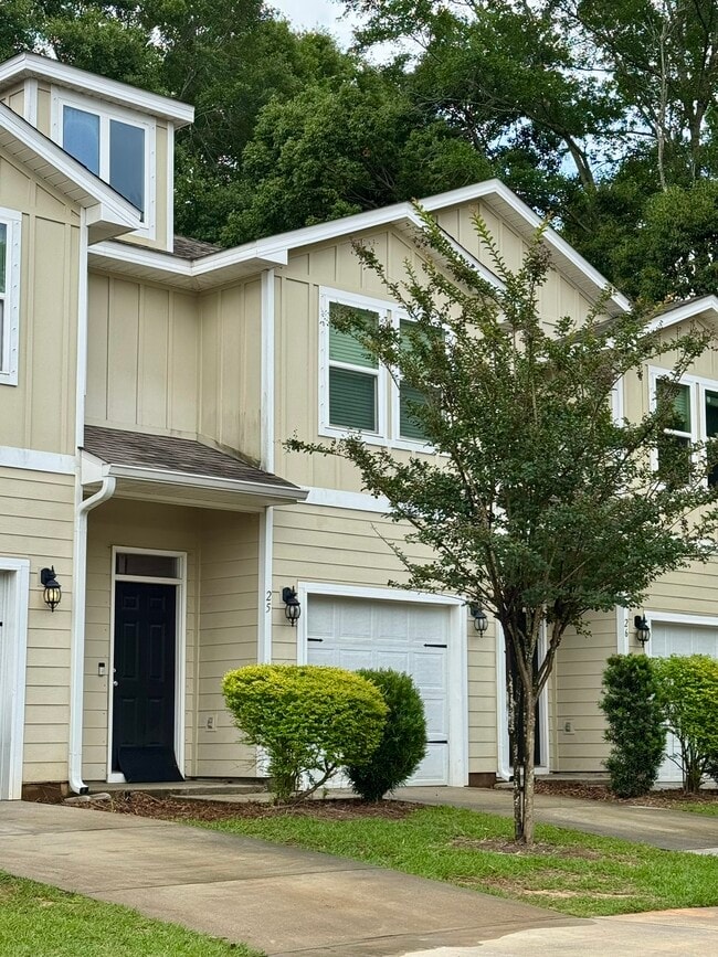 Building Photo - 25806 Pollard Rd