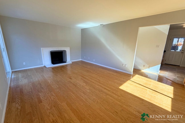 Building Photo - Beautifully Updated 3 Bedroom Home in South San Francisco