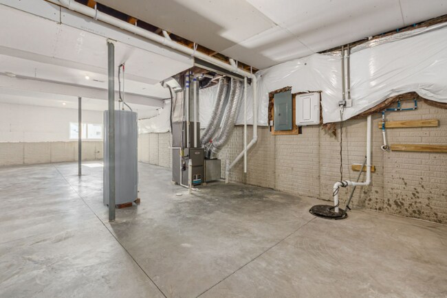 Building Photo - 317 Raccoon Ave