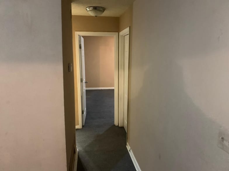 Building Photo - 3575 Oakvale Rd