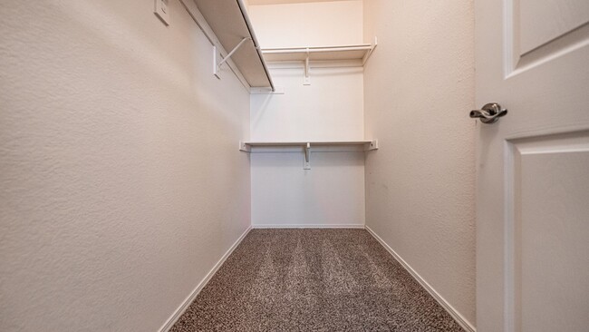 Building Photo - Charming 2bd 2bth Condo