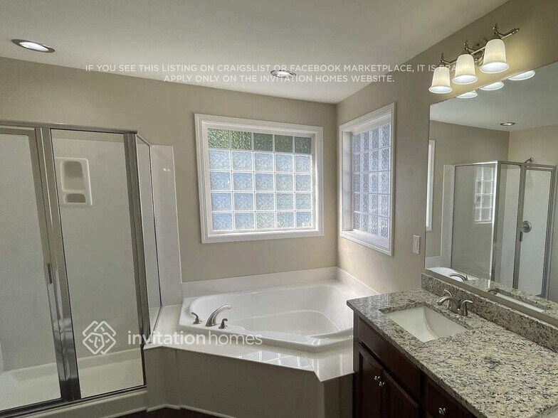 Building Photo - 12231 Fullerton Ct