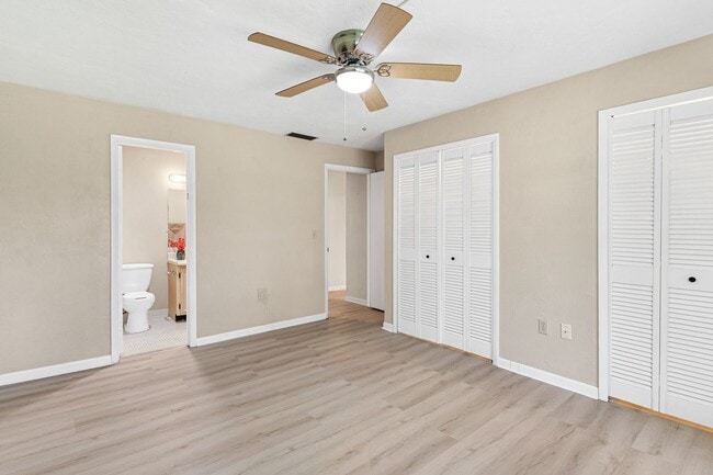 Building Photo - 2 bed 2 baths condo in Wildwood