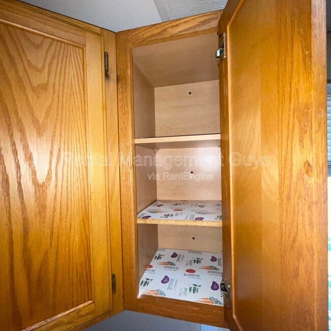 Building Photo - 3319 Longfellow Ave