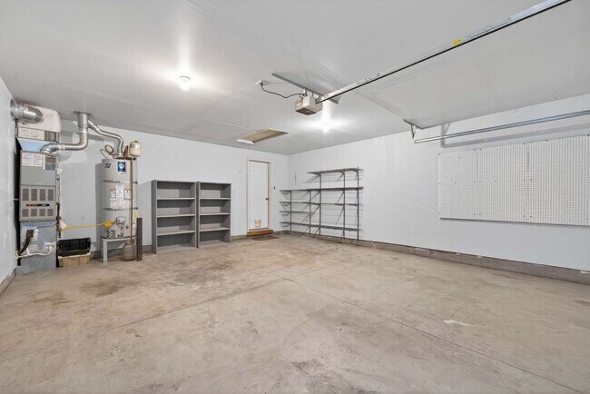 Building Photo - Beautiful Single-Level Home with Private Backyard
