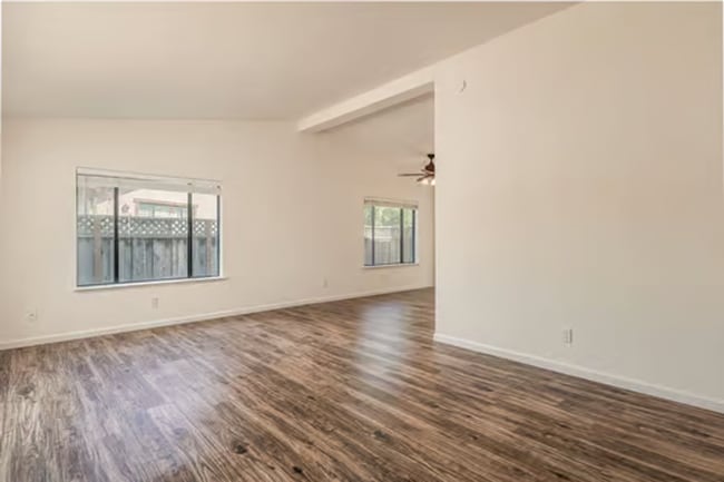 Building Photo - 161 Bender Cir