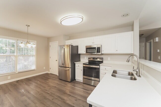 Building Photo - 135 Fritzvon Dr