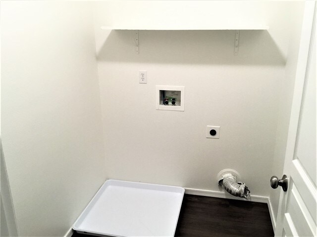 Building Photo - 7132 S Kaywood Ave