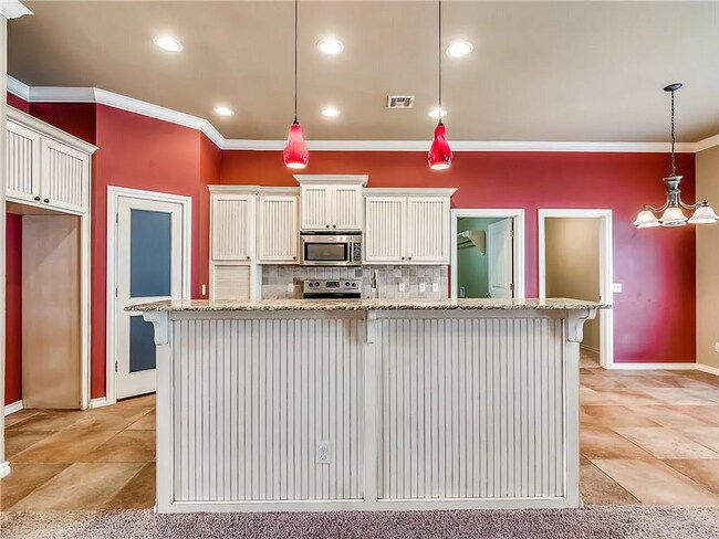 Building Photo - Gorgeous 3 bed, 2 bath home in NW OKC/Edmo...