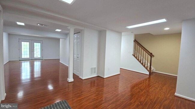 Building Photo - 10 Forest Brook Ct
