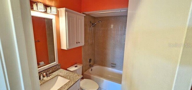 Building Photo - 1400 Mineo Dr