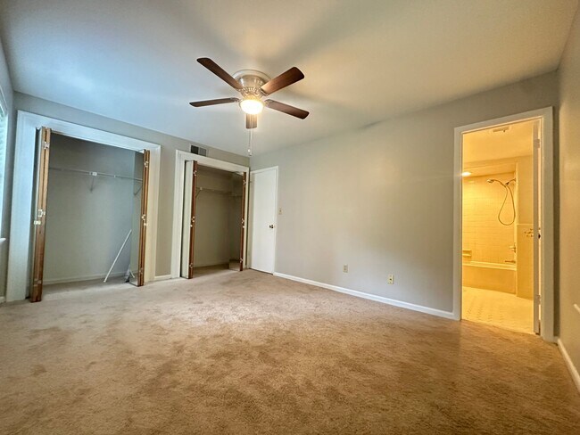 Building Photo - Condo for rent in Vestavia Hills