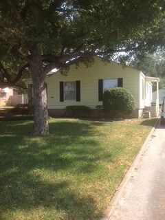 Building Photo - 2108 W Lotus Ave