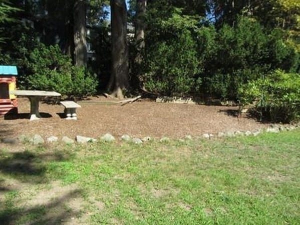 Building Photo - 81 Church St