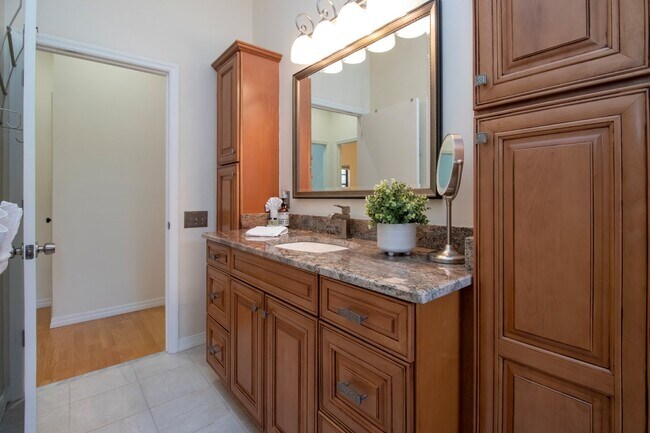 Building Photo - Palm Aire Fully Furnished Rental