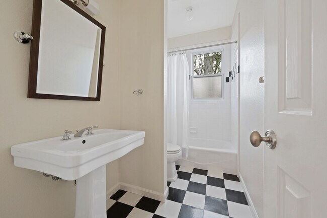 Building Photo - 8161 Ragle Pl