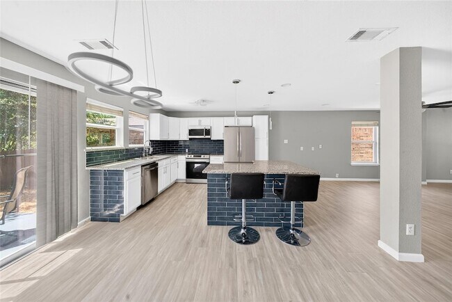 Building Photo - 5016 Senator Dr