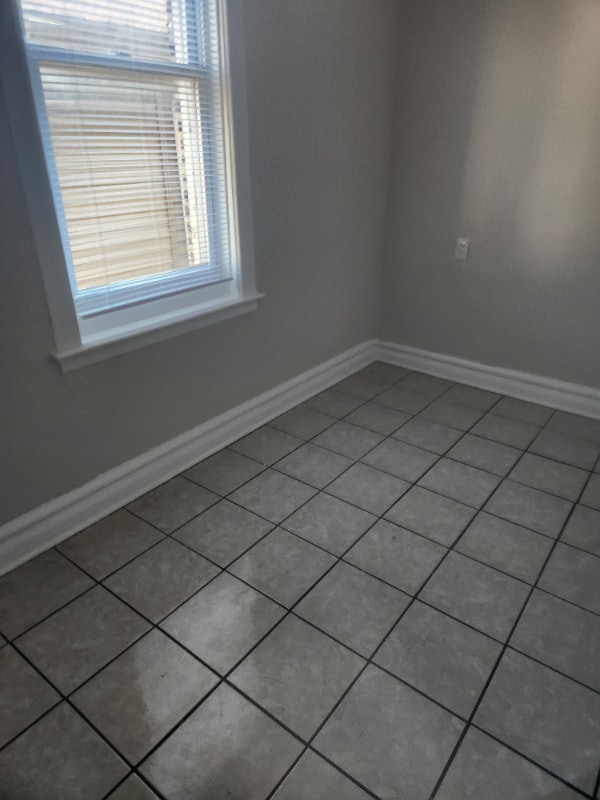 Building Photo - 2326 S Homan Ave