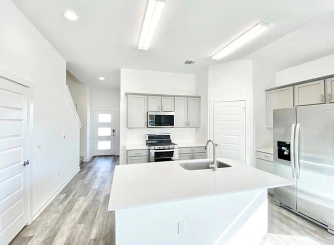 Building Photo - 7925 Linnie Ln
