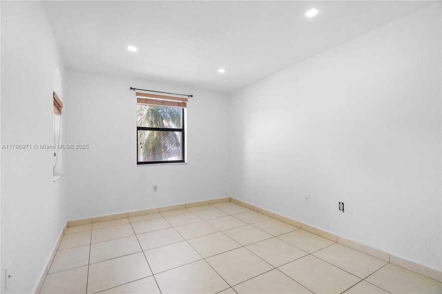 Building Photo - 2090 SW 122nd Ave