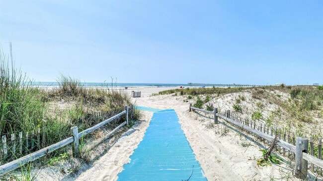 Building Photo - 5800 Boardwalk-100-100
