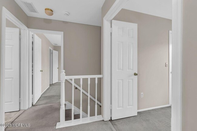 Building Photo - 9 Cherry Hill Ln