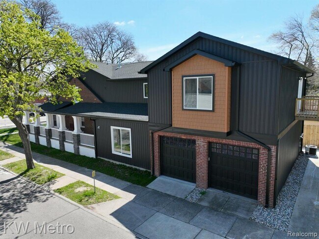 Building Photo - 695 Livernois St