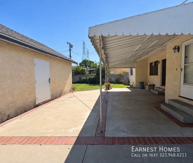 Building Photo - 13950 Garber St